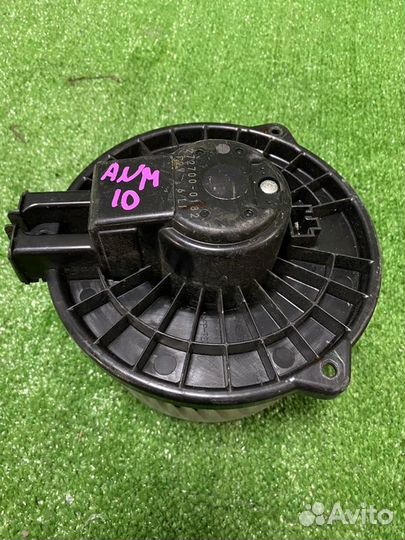 Мотор печки Toyota Isis ZNM10 1ZZ-FE 2003