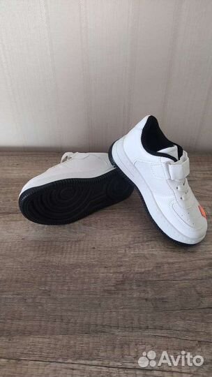 Кроссовки детские новые