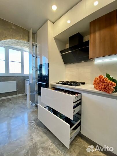 Прямая кухня на заказ. Фабрика в Омске