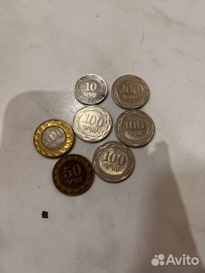 Юбилейные монеты