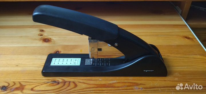 Мощный степлер на 100 листов Silwerhof