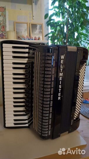Аккордеон Weltmeister Saphir (IR)