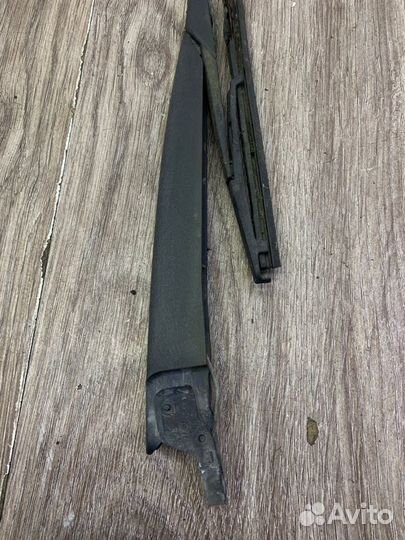 Поводок дворника задний Opel Astra H универсал