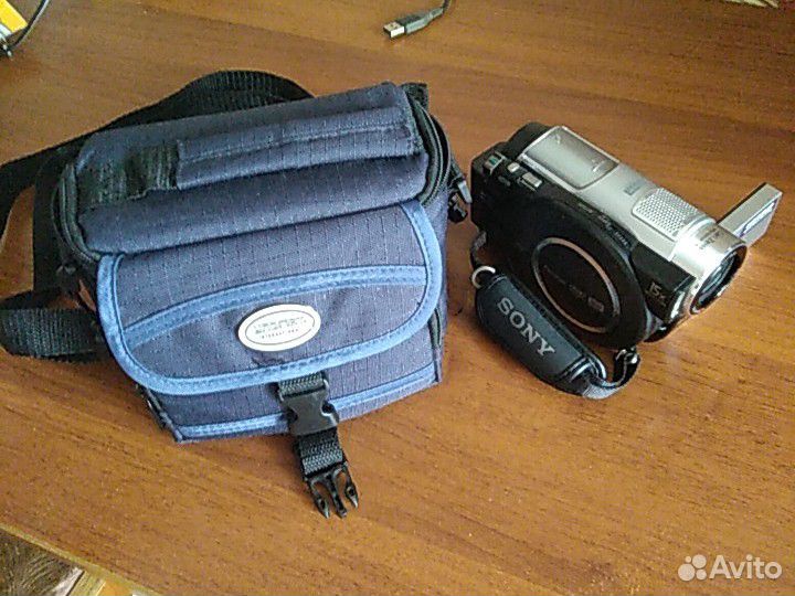 Видеокамера DCR-DVD910E