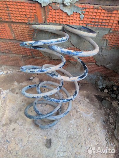 Пружины передние Приора