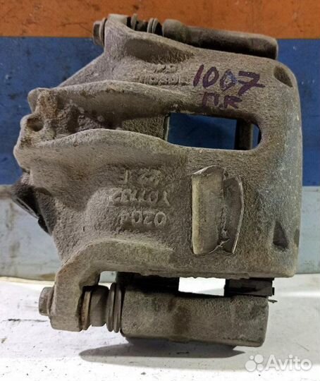 Суппорт тормозной передний правый Peugeot 1007