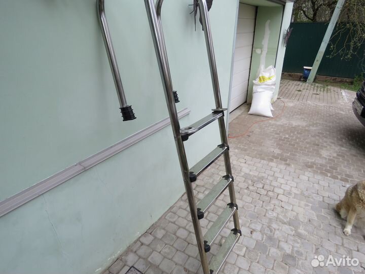 Лестница для бассейна