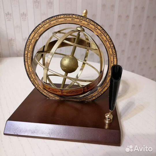 Письменный прибор. Сферическая астролябия. Италия