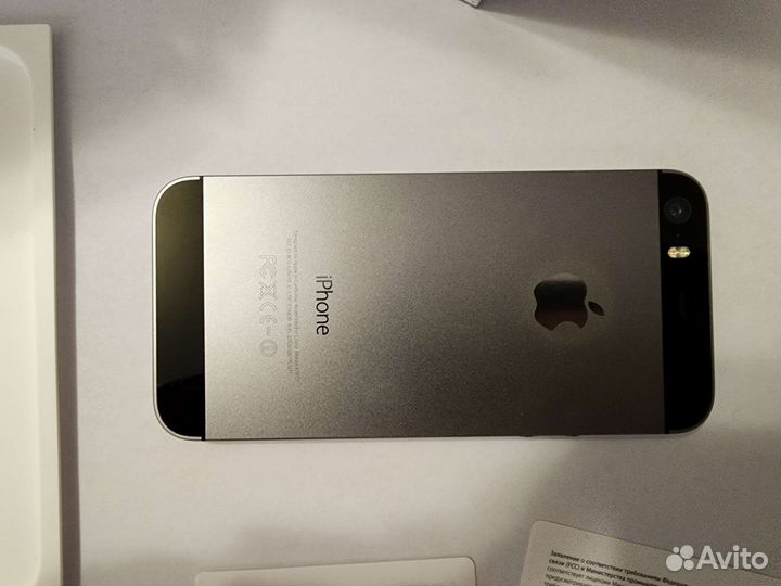 Телефон iPhone 5s