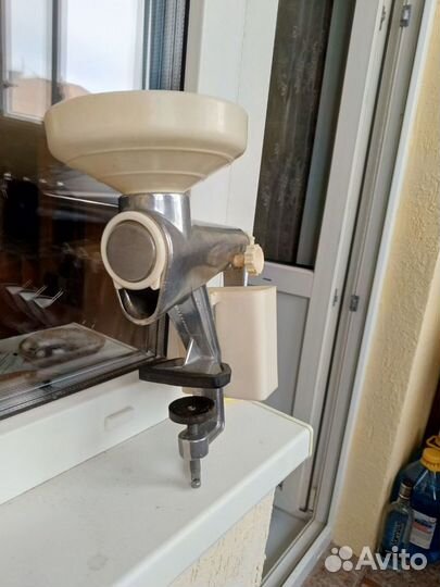 Соковыжималка шнековая ручная