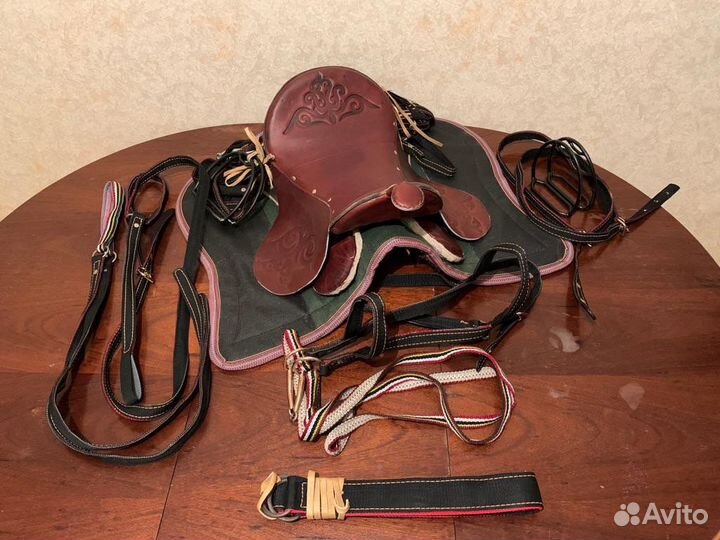 Седло для лошади