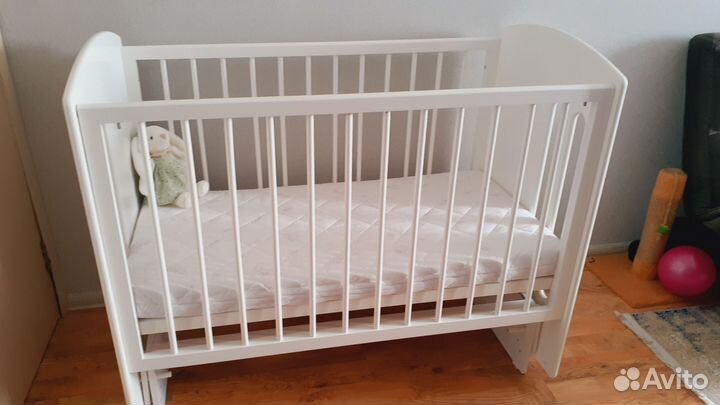 Кроватка детская (маятник)