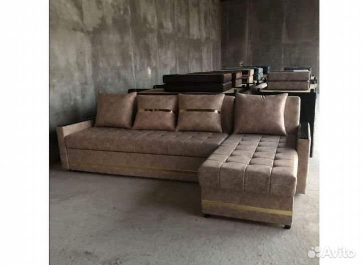 Угловой диван раскладной в наличии не б/у