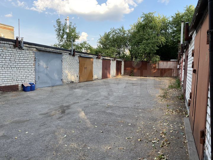 Гараж, > 30 м²