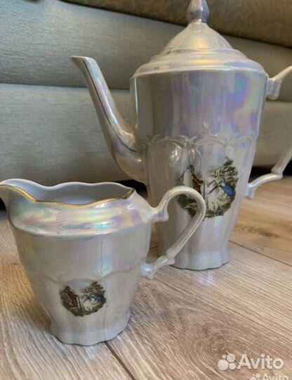 Заварочный чайник и молочник