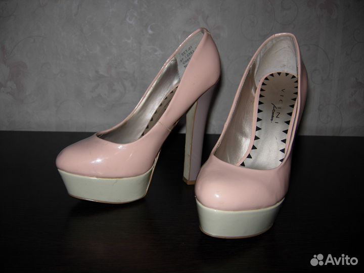 Нарядное платье и туфли