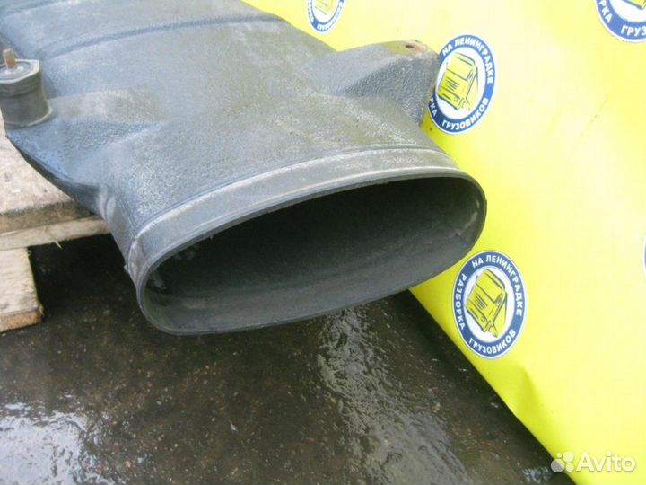 Воздухозаборник закабинный 1674052 volvo, F 10