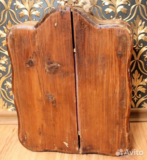 Икона Божией Матери в киоте. Киот *