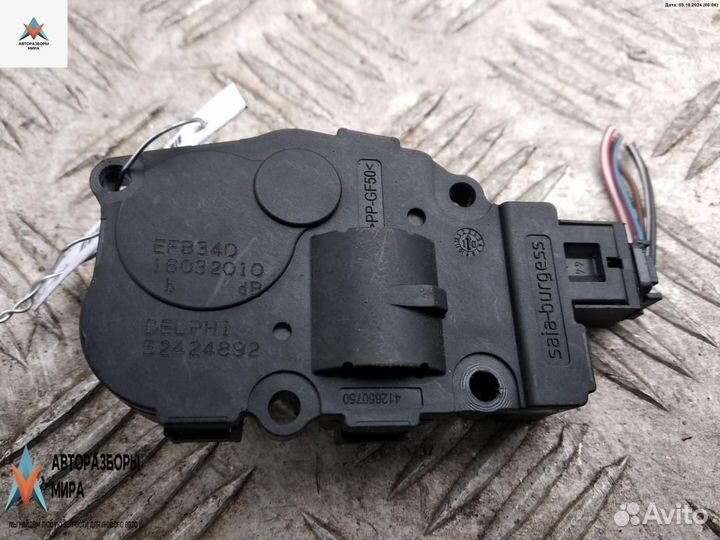 Моторчик заслонки печки Volkswagen Touareg 2 2010