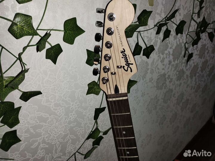 Гитараfender stratocaster+комбоусилитель cort 15w