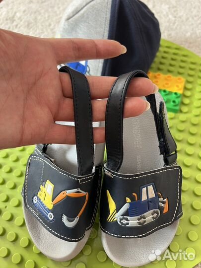 Бейсболка и сланцы Cymberee