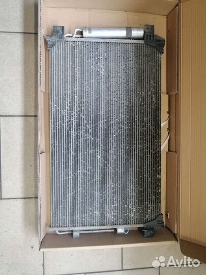 Радиатор кондиционера на Ниссан Теана J32