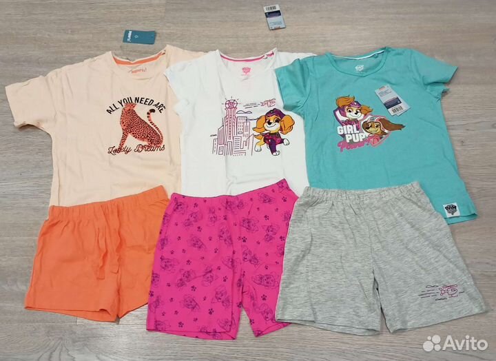 Новая одежда из Европы на девочку 122-128