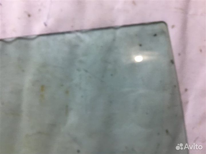 Стекло двери задней левой Volkswagen Golf Iv/Bora