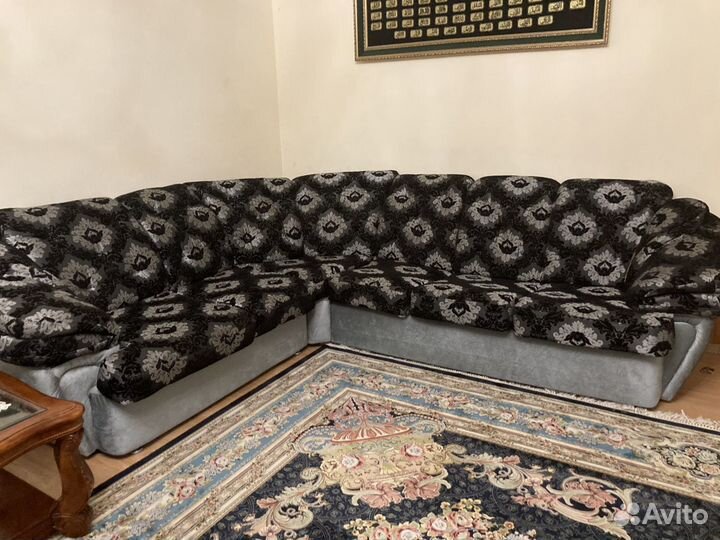 Диван с креслом