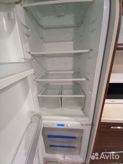 Продам холодильник на запчасти