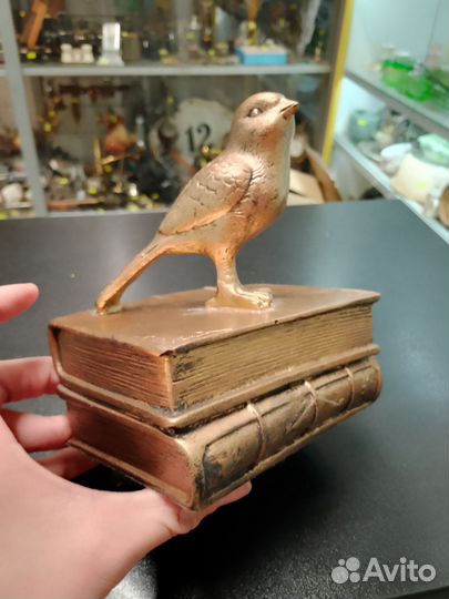 Интерьерная статуэтка 