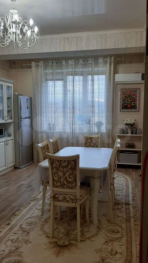 4-к. квартира, 132 м², 1/6 эт.