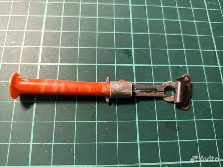 Иглы, наперсток, копирователь, поднятие петель