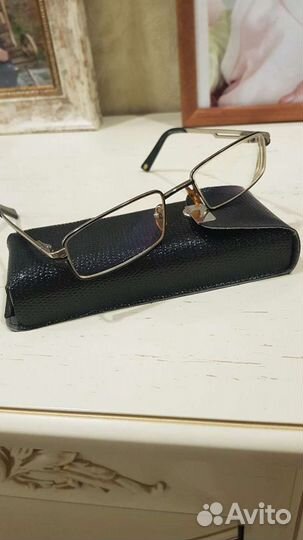 Очки с футляром