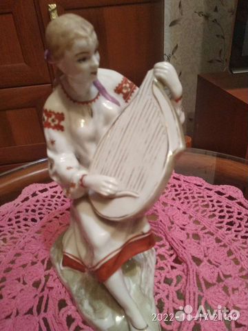 Бандуристка скол кончика грифа у бандуры редкая