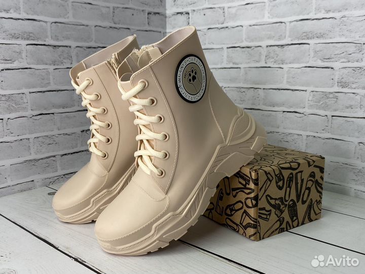 Резиновые сапоги новые размер 39,40,41