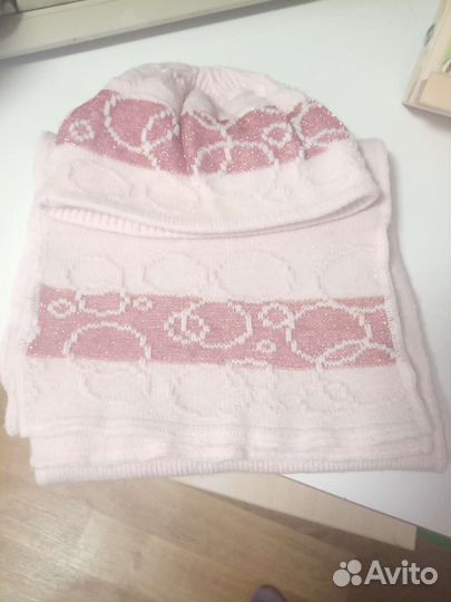 Шапка с шарфом для девочки