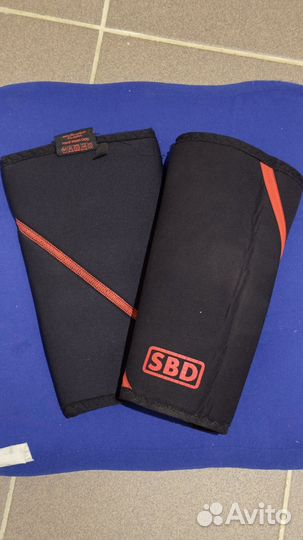 Наколенники