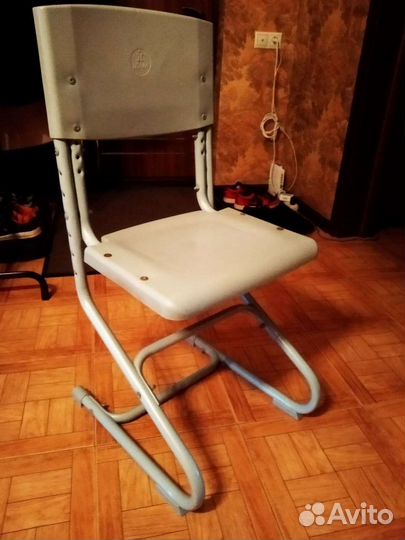 Дэмис-Растущая парта и стул