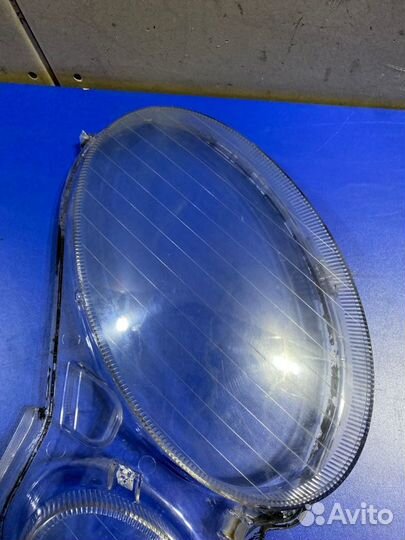 Стекло фары переднее левое Mercedes-Benz E-Class