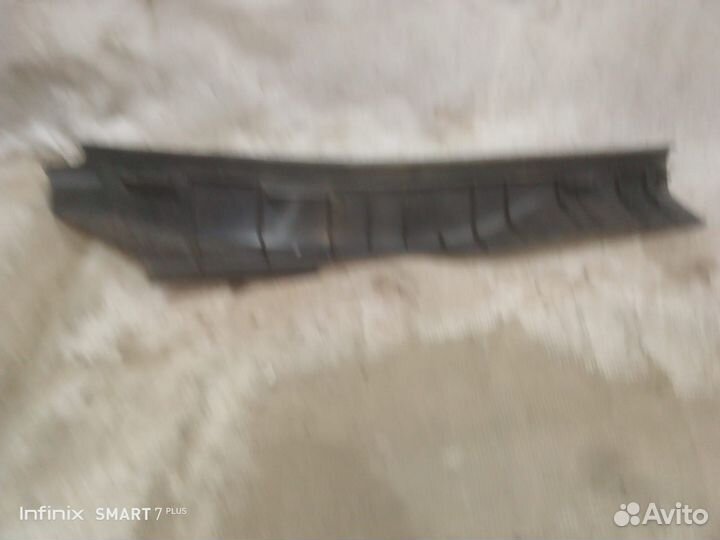 Накладка заднего правого/левого порогов Nissan p12