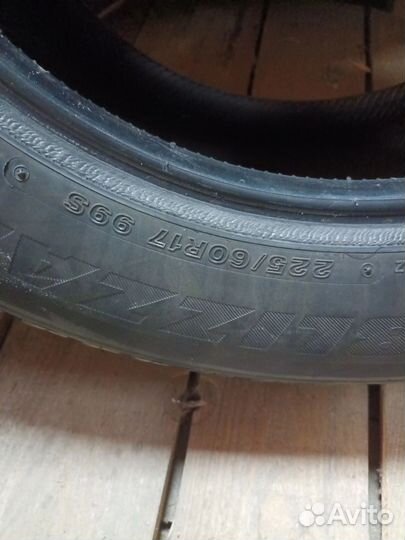 Bridgestone Blizzak DM-V2 225/60 R17