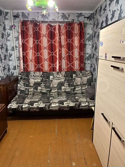 Комната 8,9 м² в 5-к., 2/5 эт.