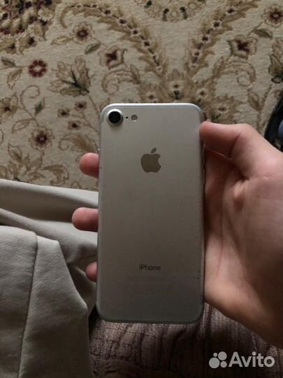 iPhone 7, 32 ГБ