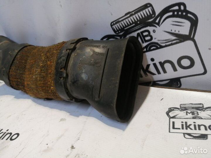 Патрубок воздушного фильтра левый Mercedes W211