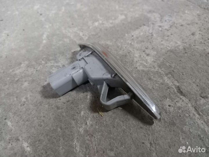 Повторитель поворота в левое крыло mazda 6 gh