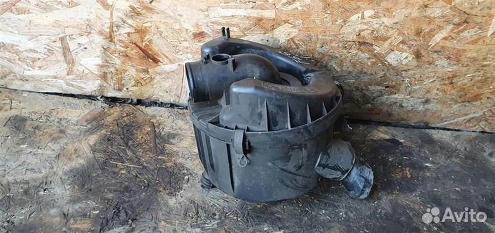 Корпус воздушного фильтра Mazda BT-50 2006-2012