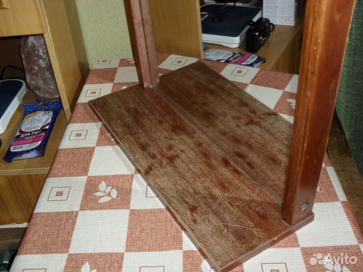 Зеркало с полочкой