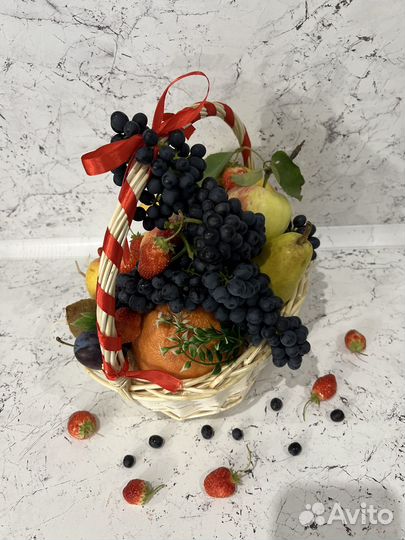 Фруктовые корзины, съедобные букеты, подарок