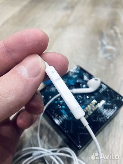 Наушники Apple EarPods (Lightning)